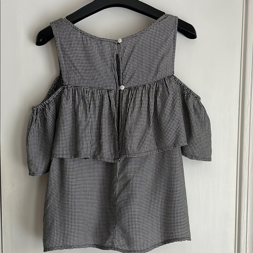 Junior’s SO Ruffle Cold-Shoulder Top Small - Picture 3 of 6